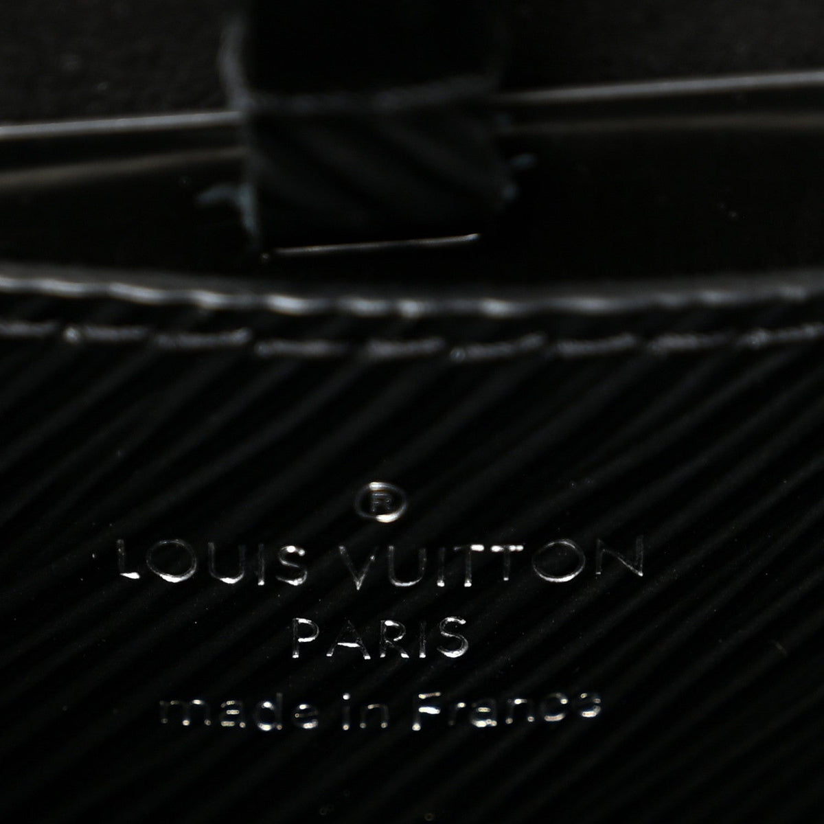 Epi Twist Shoulder Bag MM Matte Black