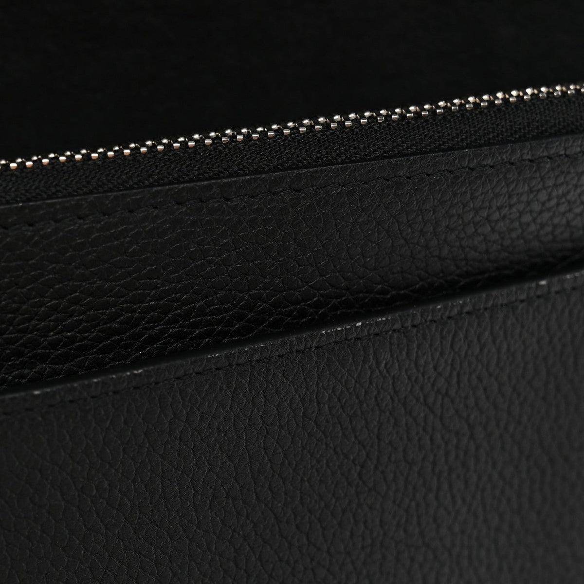 Soft Calfskin My Lockme Pochette Black