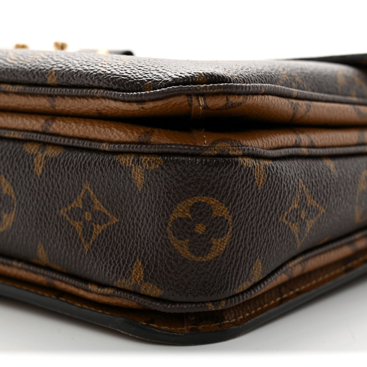 Reverse Monogram Pochette Metis