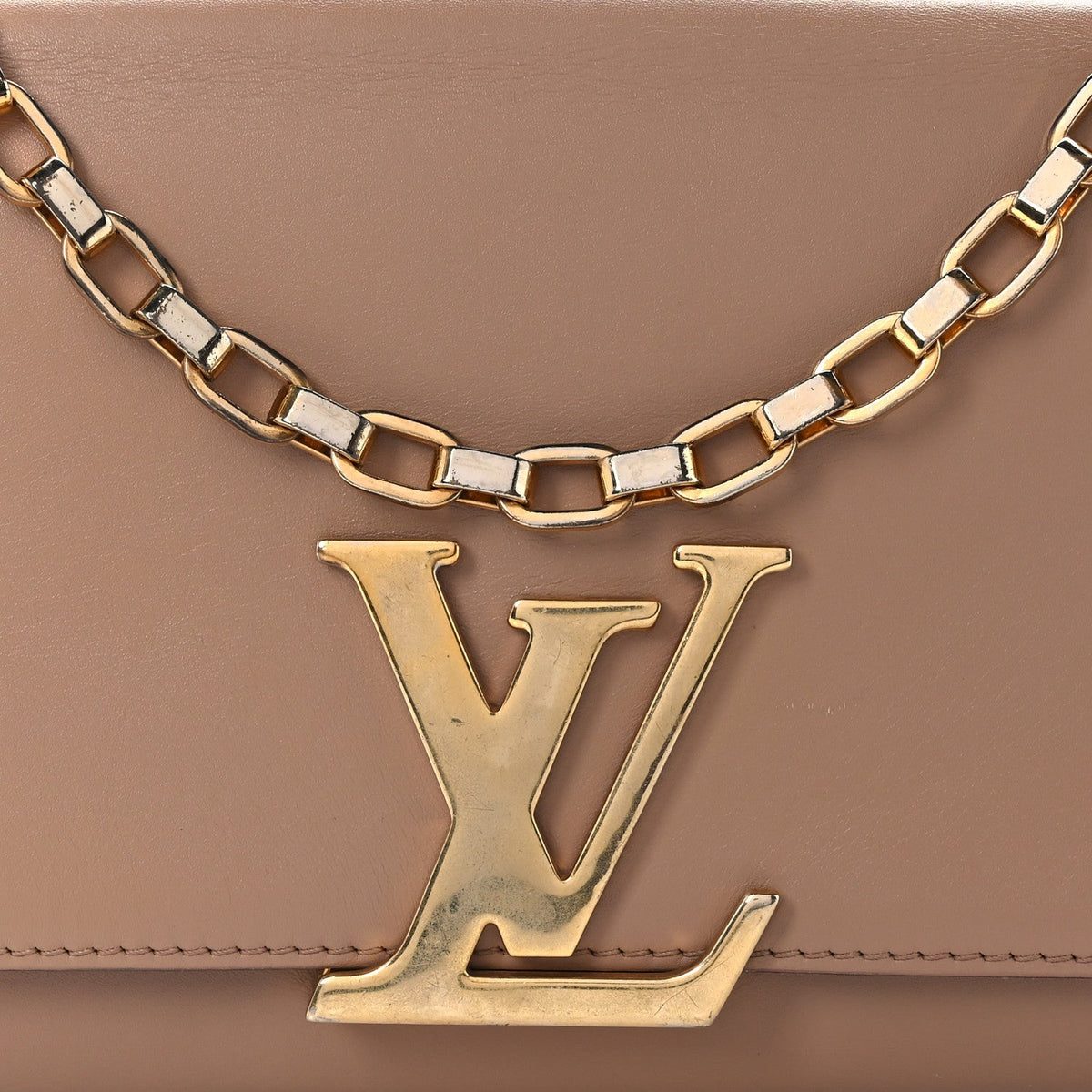 Calfskin Chain Louise GM Nude