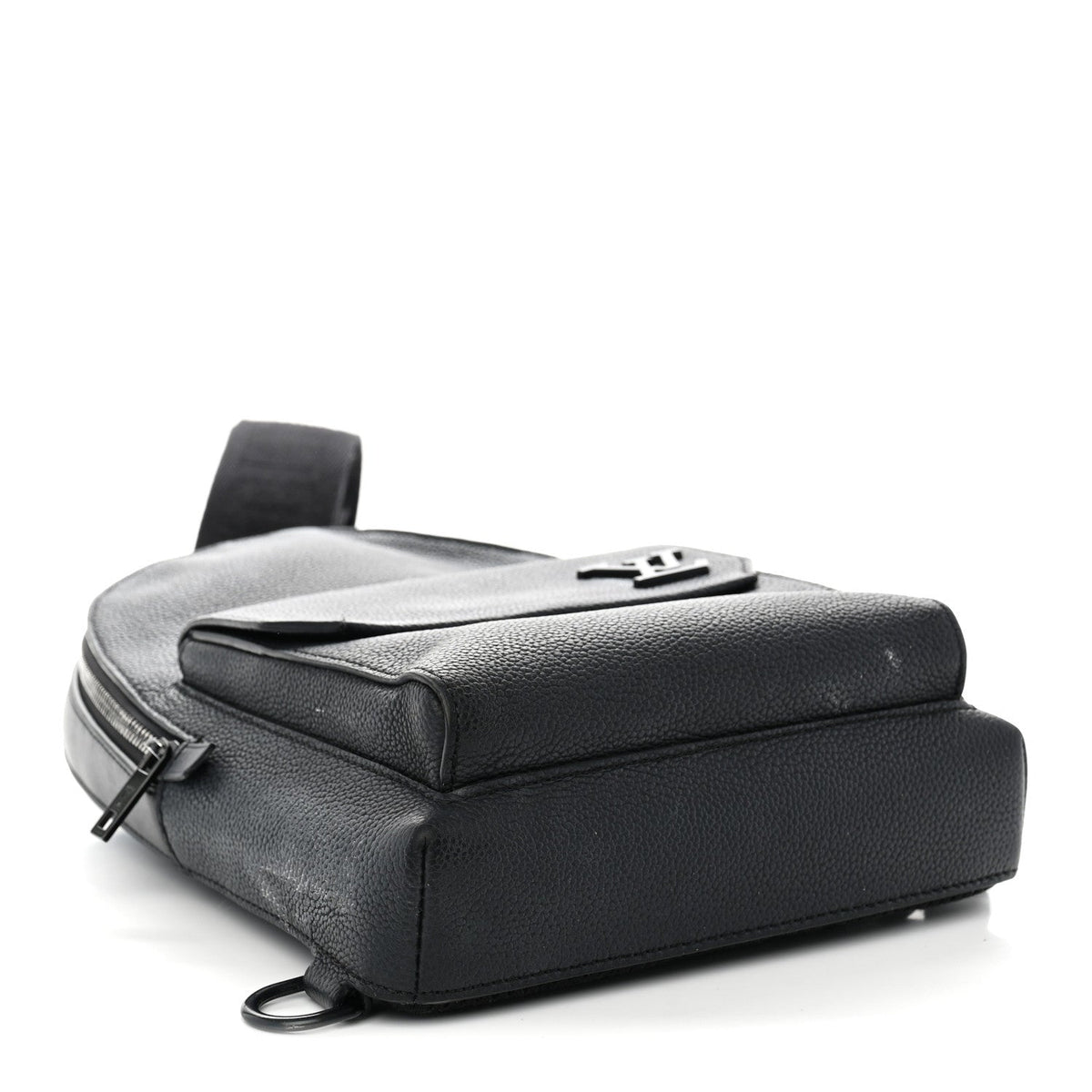 Grained Cowhide Aerogram Pilot Slingbag Black
