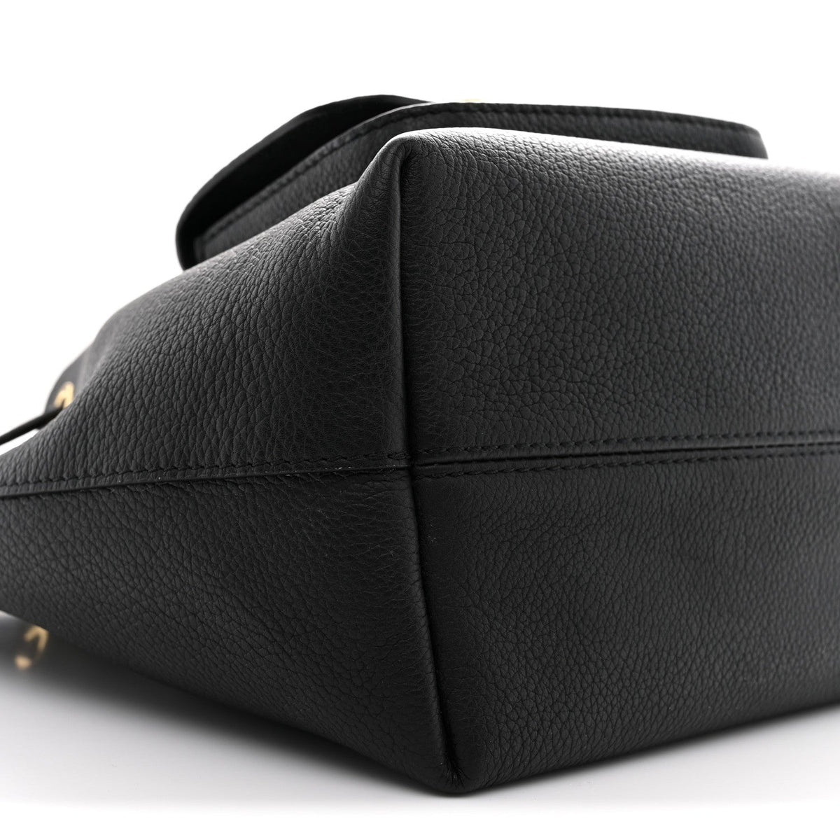 Calfskin Lockme Bucket MM Black