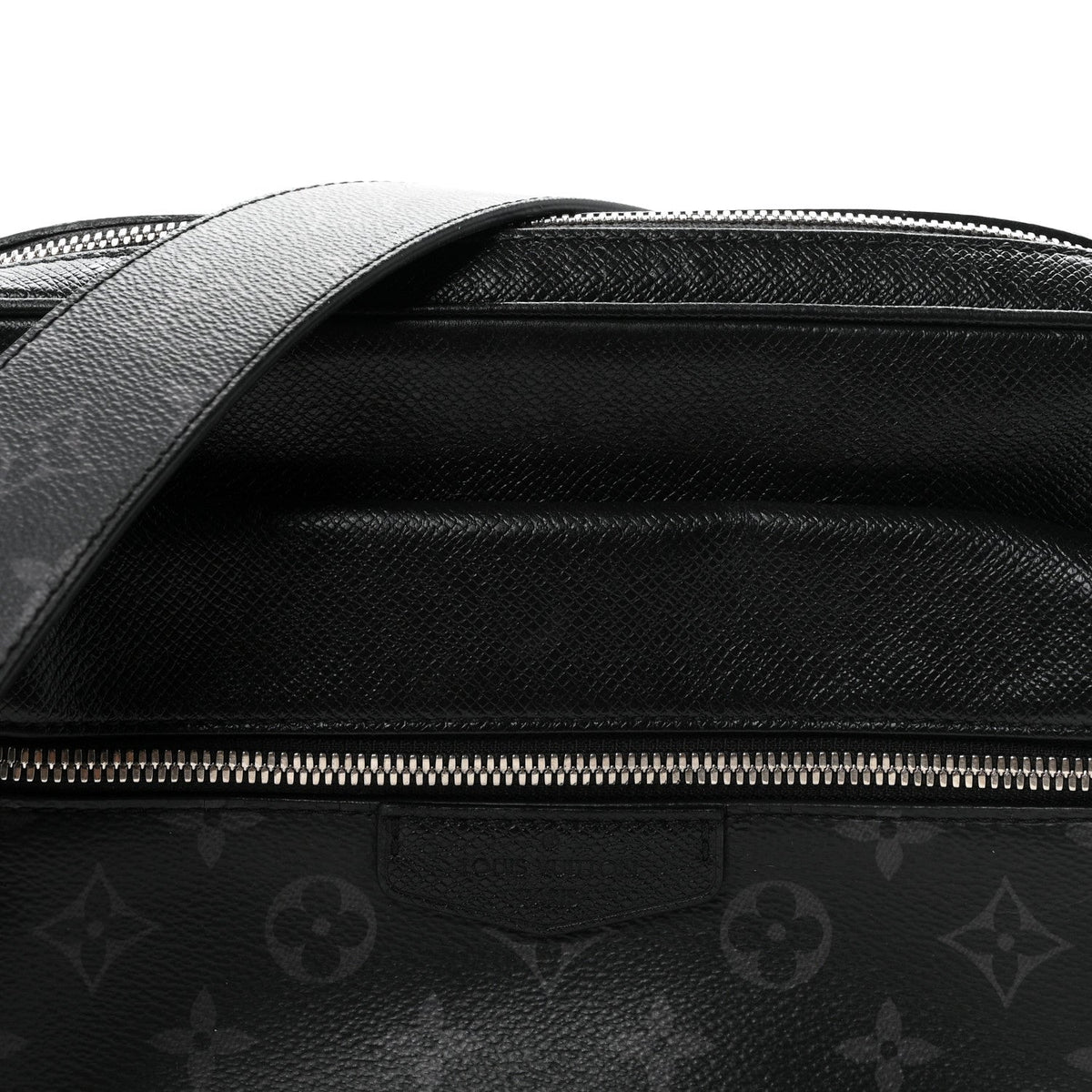 Taiga Monogram Eclipse Outdoor Messenger Black