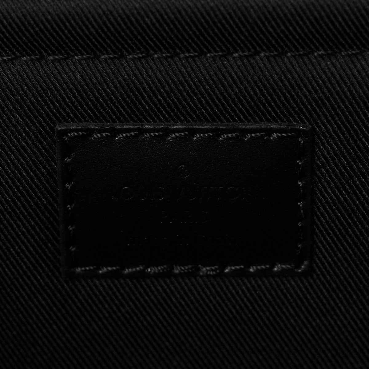 Monogram Macassar Archy Messenger GM