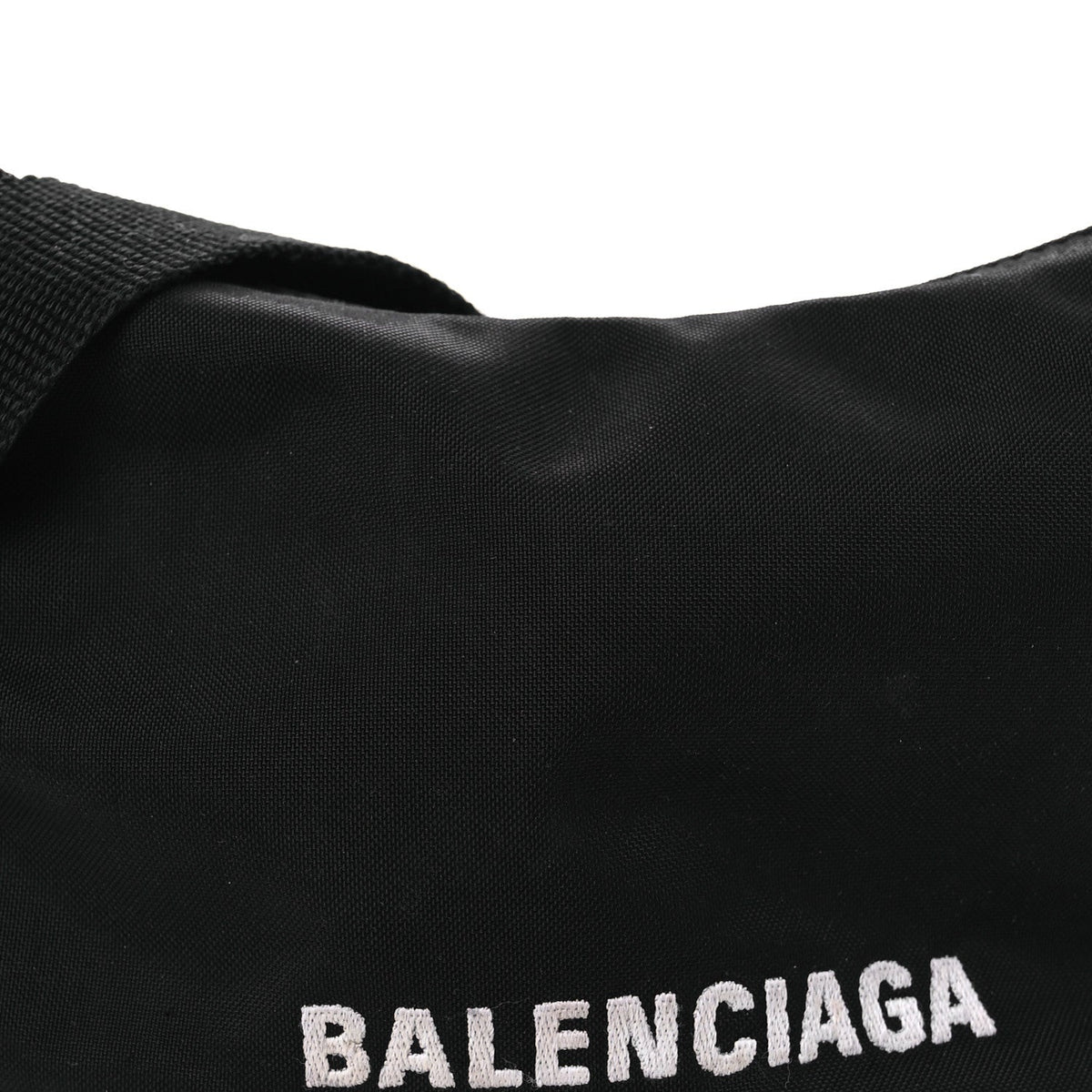 Recycled Sport Nylon Logo Embroidered Wheel Sling Bag Black White