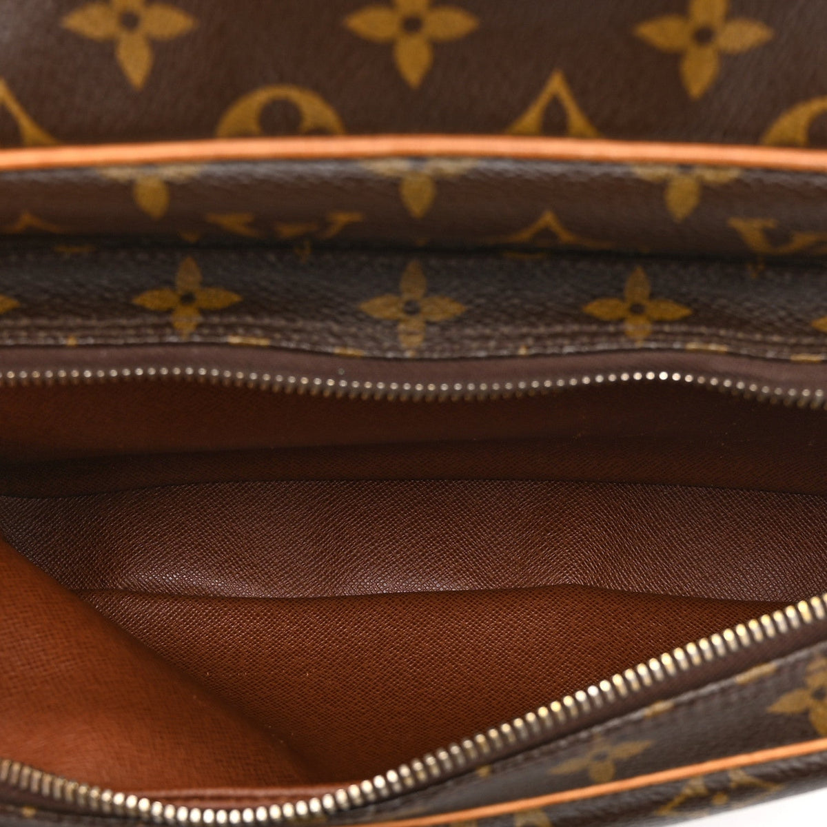 Monogram Nil 28