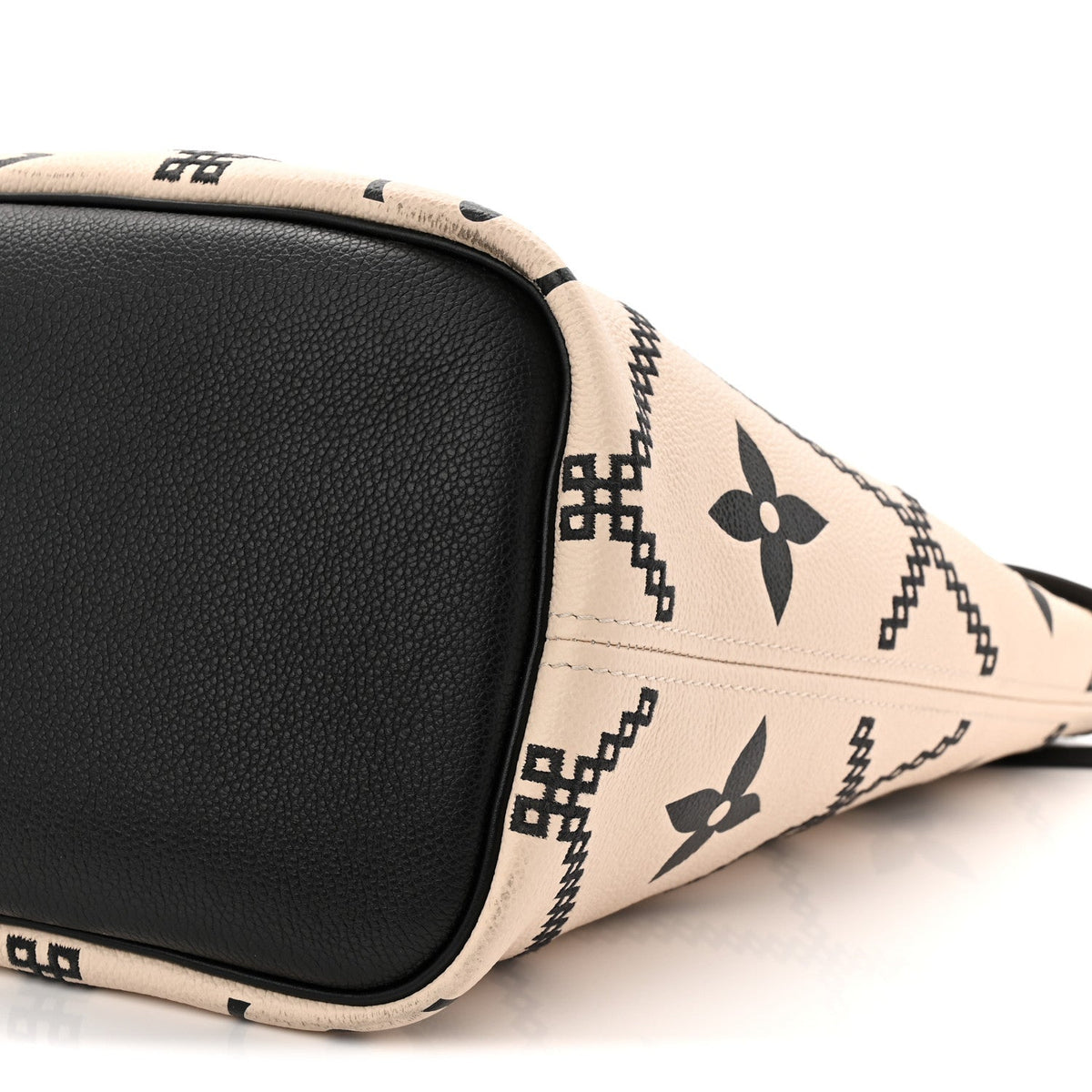 Empreinte Monogram Giant Broderies Neverfull MM Cream Black